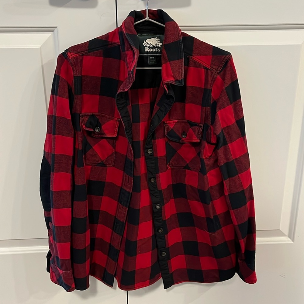 ROOTS - red & black plaid shirt